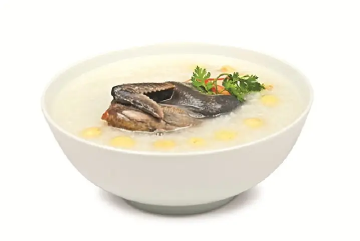 Cháo gà ác nấu với hạt sen huế Cháo gà ác nấu với hạt sen huế