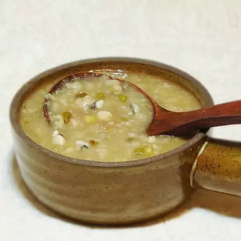 3 món cháo bổ dưỡng cho bé từ hạt ý dĩ - Ảnh 3.