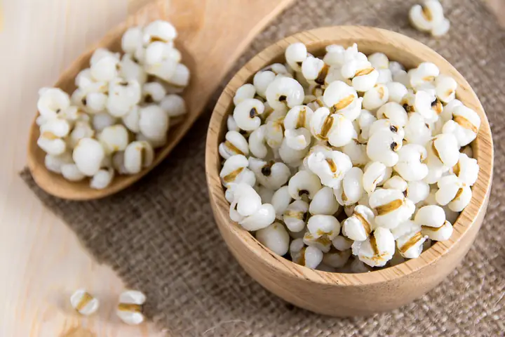 3 món cháo bổ dưỡng cho bé từ hạt ý dĩ - Ảnh 1.