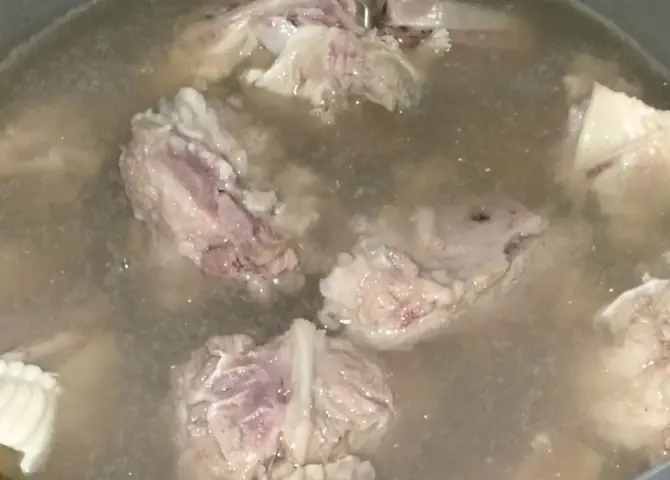 Bước 4: Ninh Sơ Má Heo Bước 4: Ninh Sơ Má Heo