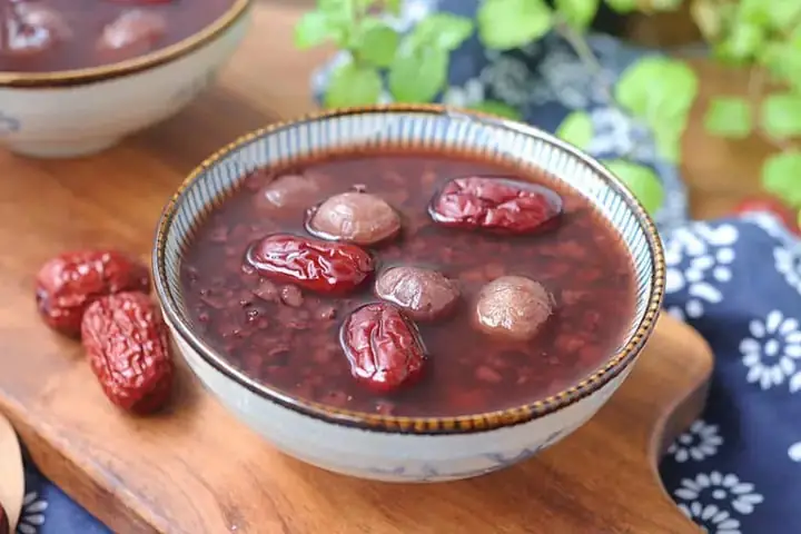 Cách Nấu Cháo Chữa Tóc Bạc Sớm, Dễ Gãy Rụng Bằng Táo Đỏ, Gạo Nếp Cẩm Cách Nấu Cháo Chữa Tóc Bạc Sớm, Dễ Gãy Rụng Bằng Táo Đỏ, Gạo Nếp Cẩm