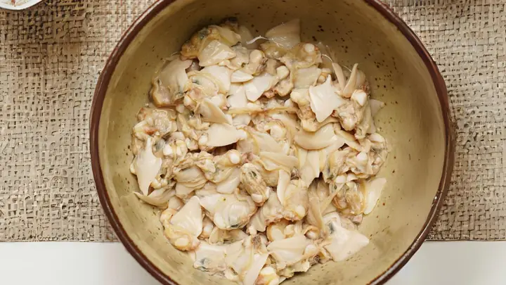 Bước 3: Nhặt Thịt Ngao