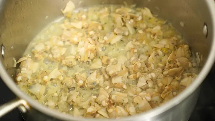 Bước 5: Xào Thịt Ngao