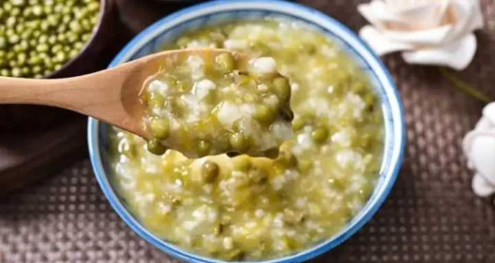 Cháo Nghêu Đậu Xanh