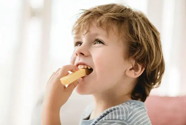 2. Lợi Ích Cho Sức Khỏe Của Bé Khi Ăn Phô Mai Con Bò Cười