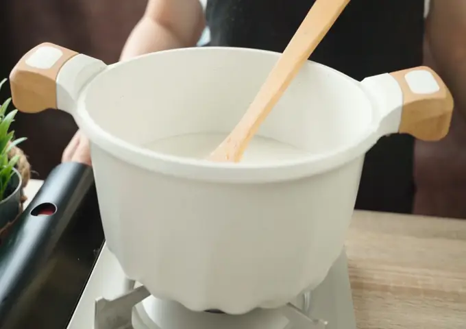 Bước 4: Nấu cháo sườn