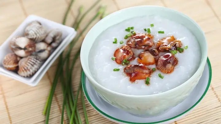 Cách nấu cháo sò huyết đậu xanh
