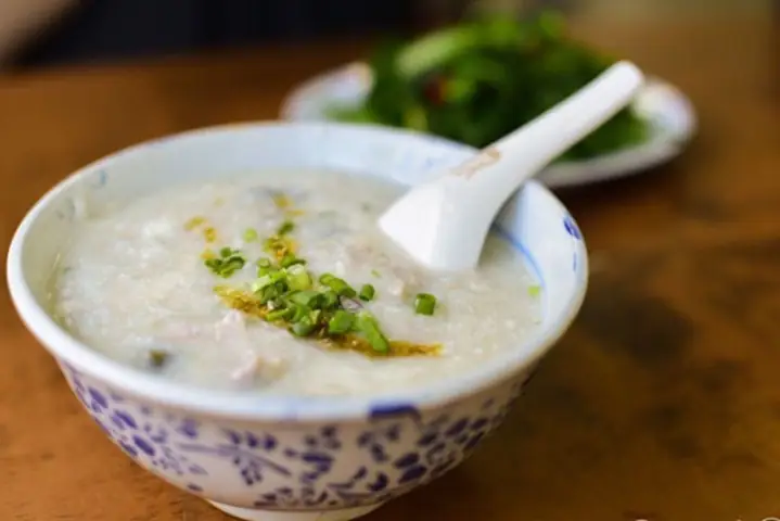 Cháo Sườn Cho Bé Với Củ Cải Trắng