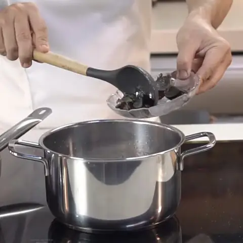 Nấu Cháo Trứng Bắc Thảo Thịt Bằm