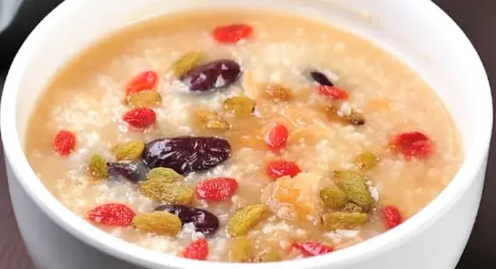 5.5. Cháo Gà Cùng Táo Đỏ Khô