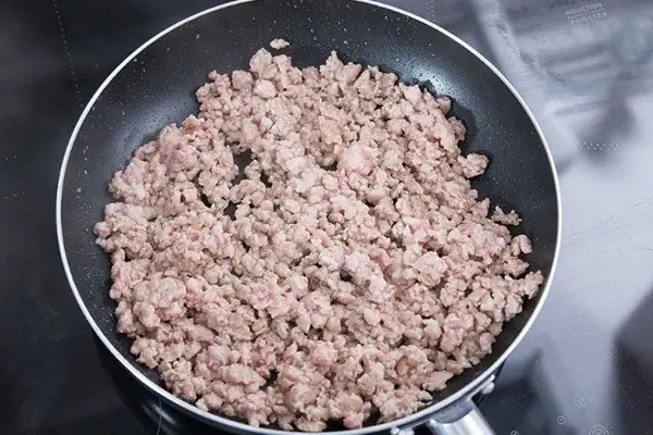 Xào chín thịt băm