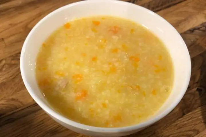 Cháo thịt bằm cà rốt