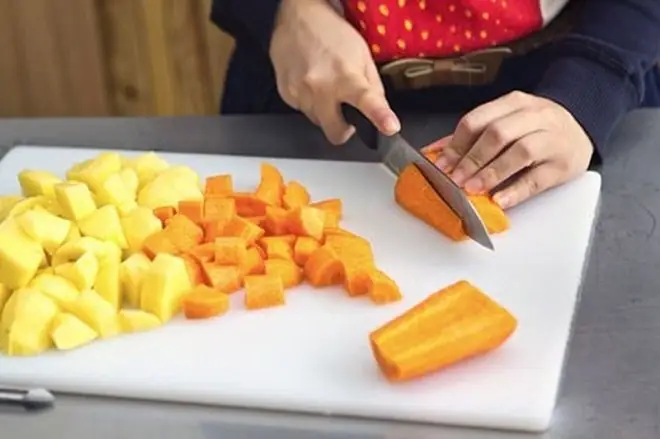 Cách nấu cháo thịt băm tía tô ngon, giúp giải cảm, giảm cân