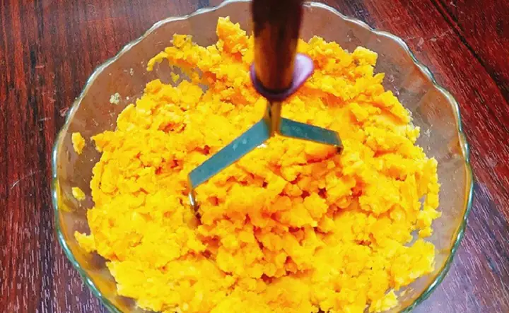 Bước 2: Sơ Chế Khoai Lang