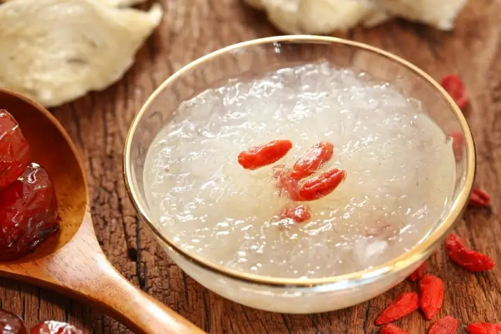 Cháo Tổ Yến Cho Bé Mấy Tháng Tuổi?