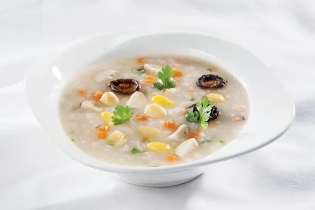 1. Giá trị dinh dưỡng cùng những lợi ích thú vị của cháo tổ yến hạt sen với sức khỏe bé yêu