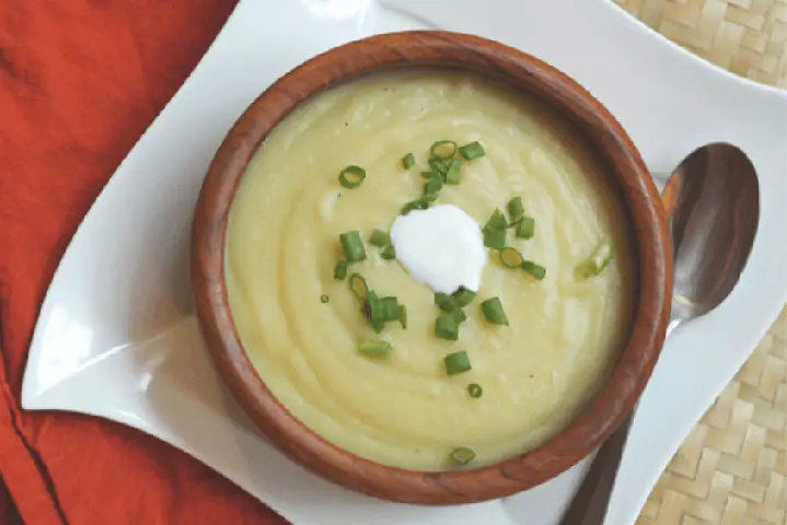 Cháo khoai tây cho bé với đậu xanh