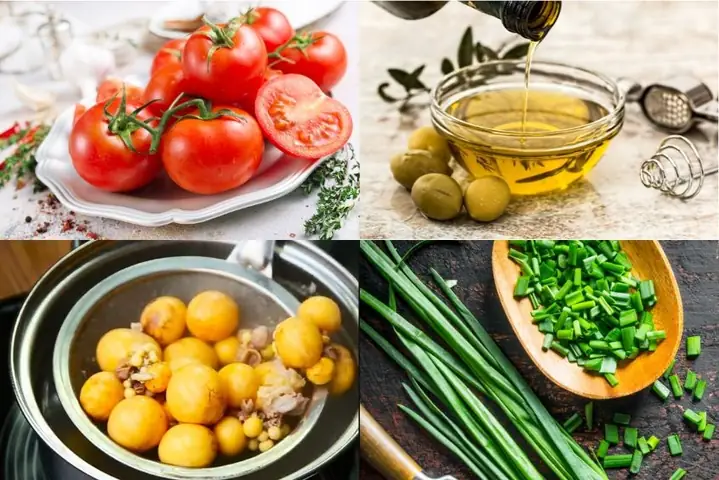 2.5. Cháo trứng gà non cho bé nấu với cà chua