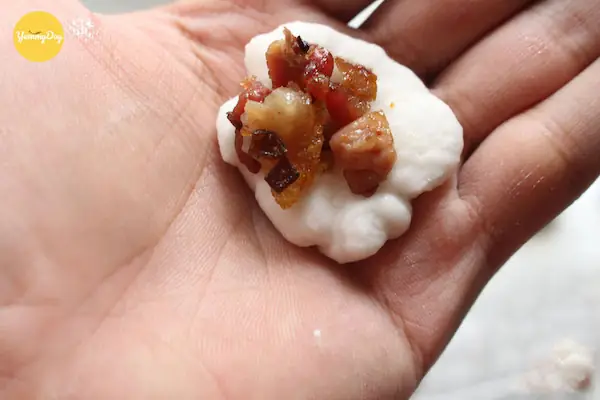 Bước 2: Làm vỏ bánh Bước 2: Làm vỏ bánh