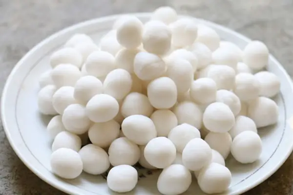 Bước 3: Nặn Bánh Từ Bột Lọc