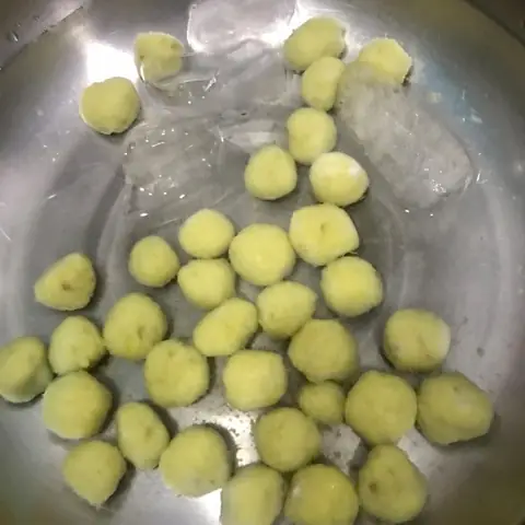 2 cách nấu chè khoai dẻo nước cốt dừa béo thơm ngon khó cưỡng 2 cách nấu chè khoai dẻo nước cốt dừa béo thơm ngon khó cưỡng