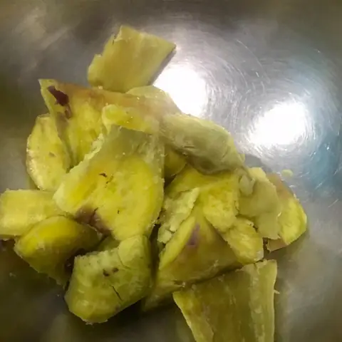 2 cách nấu chè khoai dẻo nước cốt dừa béo thơm ngon khó cưỡng 2 cách nấu chè khoai dẻo nước cốt dừa béo thơm ngon khó cưỡng