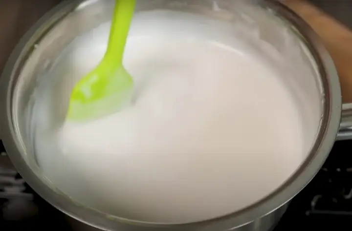 Bước 5: Nấu nước cốt dừa Bước 5: Nấu nước cốt dừa