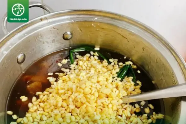 Chuẩn bị nguyên liệu nấu chè bưởi đường thốt nốt