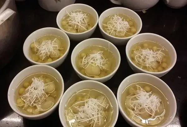 Chè bưởi hạt sen tươi mát