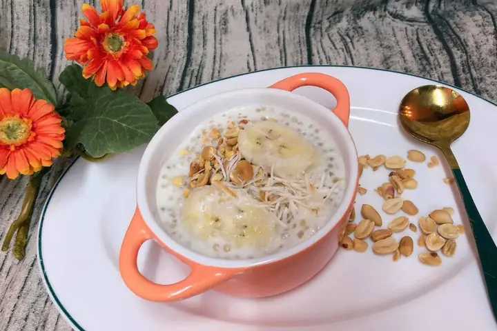 Nấu chè chuối đậu xanh giải nhiệt cho mùa hè Nấu chè chuối đậu xanh giải nhiệt cho mùa hè