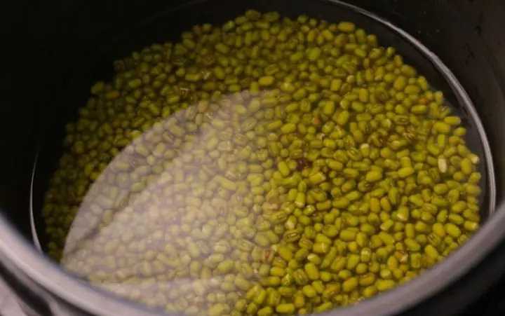 Hướng Dẫn Nấu Chè Đậu Xanh Nấu Với Củ Sen