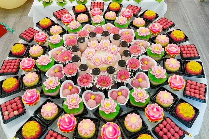 Cúng thôi nôi bé gái cúng chè gì?