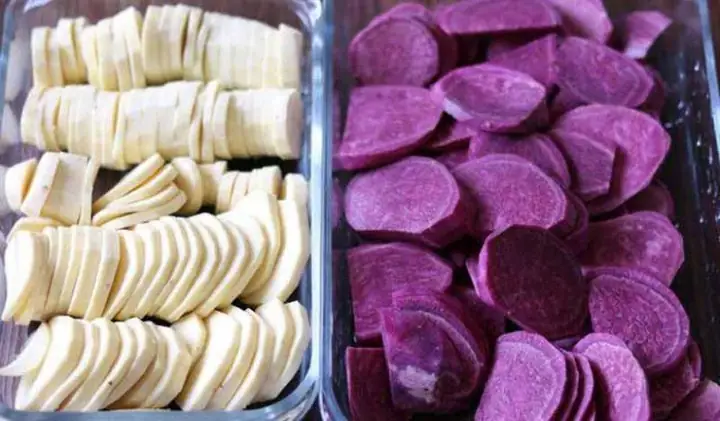 Bước 1: Sơ Chế Các Nguyên Liệu