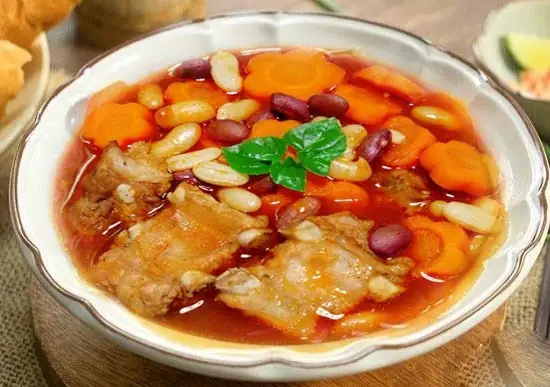 Sườn nấu đậu cúc Sườn nấu đậu cúc