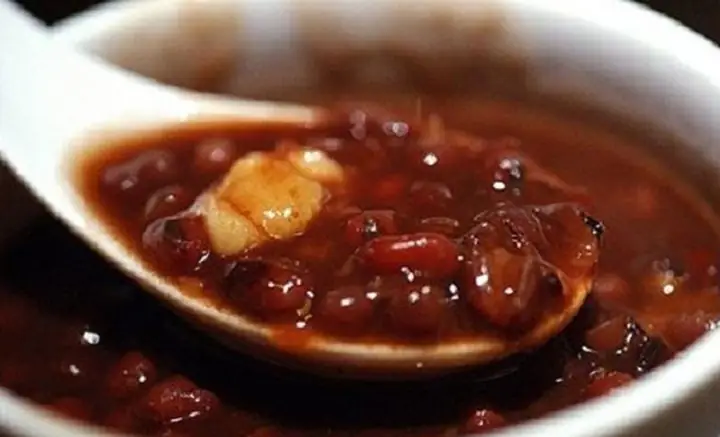 2. Cách nấu chè bí đỏ đậu đen ngon mềm