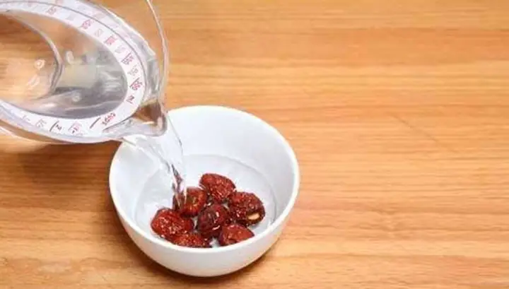 1.2. Cách Nấu Chè Đậu Đen Táo Đỏ Bổ Dưỡng 1.2. Cách Nấu Chè Đậu Đen Táo Đỏ Bổ Dưỡng