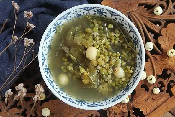 3.4. CÃ¡ch Náº¥u ChÃ¨ Äáº­u Xanh Háº¡t Sen Phá» Tai