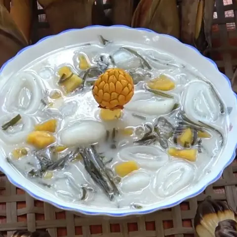 Thêm nước cốt dừa và hoàn thành Thêm nước cốt dừa và hoàn thành