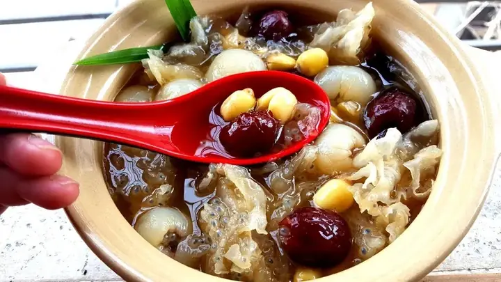 1. Tại sao nên ăn chè hạt sen?