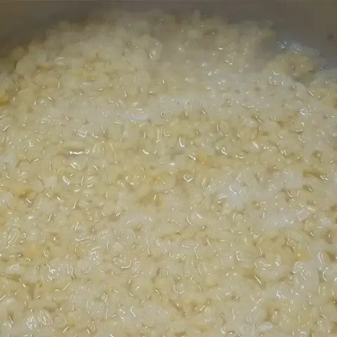 Hầm Đậu Xanh Và Hạt Sen