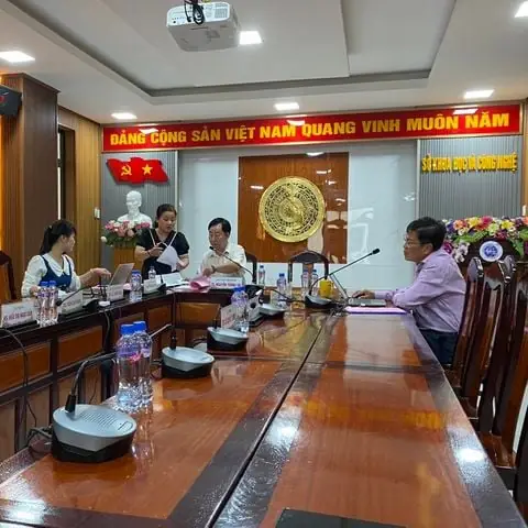 Khám Phá Thế Giới Nghệ Thuật Từ Lá Sen Cùng Ecolotus