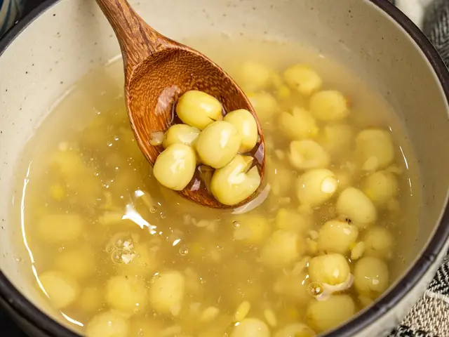 3.2. Nấu hạt sen 3.2. Nấu hạt sen