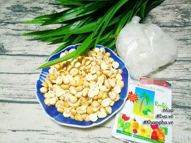 Một Bát Chè Hạt Sen Rau Câu Sẽ Giúp Bạn Giải Nhiệt Mùa Nắng Nóng Và Chữa Được Cả Mất Ngủ. Cùng Học Công Thức Nấu Chè Hạt Sen Rau Câu Mùa Hè Tuyệt Ngon Này Nhé!