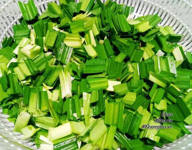 Một Bát Chè Hạt Sen Rau Câu Sẽ Giúp Bạn Giải Nhiệt Mùa Nắng Nóng Và Chữa Được Cả Mất Ngủ. Cùng Học Công Thức Nấu Chè Hạt Sen Rau Câu Mùa Hè Tuyệt Ngon Này Nhé!