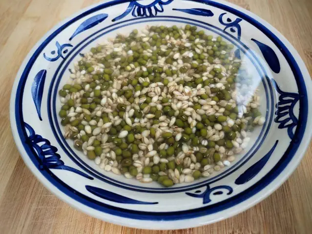 Cách Nấu Chè Hạt Sen Đậu Xanh