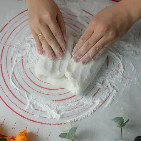 Cách Làm Bánh Trung Thu Dẻo Nhân Đậu Đỏ Truyền Thống Thơm Ngon Cách Làm Bánh Trung Thu Dẻo Nhân Đậu Đỏ Truyền Thống Thơm Ngon