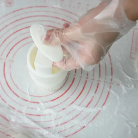 Cách Làm Bánh Trung Thu Dẻo Nhân Đậu Đỏ Truyền Thống Thơm Ngon Cách Làm Bánh Trung Thu Dẻo Nhân Đậu Đỏ Truyền Thống Thơm Ngon