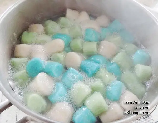 Các bước nấu chè khoai môn nước cốt dừa