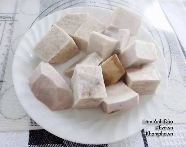 Các bước nấu chè khoai môn nước cốt dừa