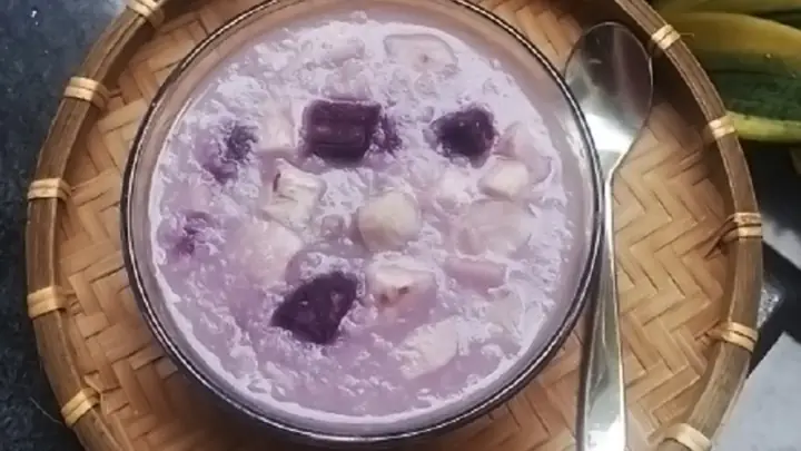 2. Chè khoai môn nước cốt dừa